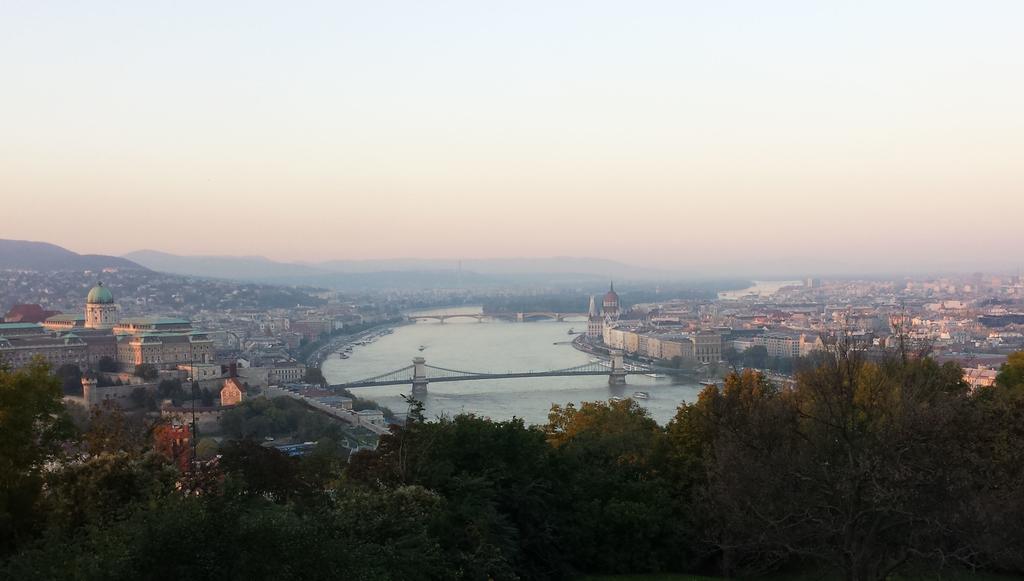 Great Buda Apartman Boedapest Buitenkant foto